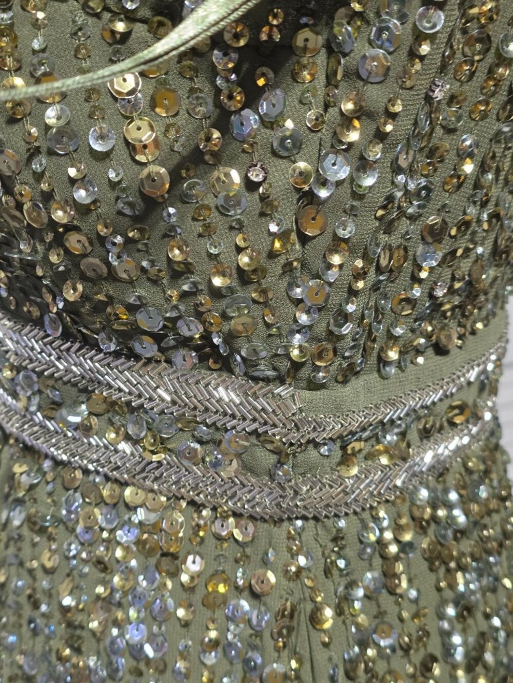 NWT Mac Duggal Women's Olive Sequined High Neck Sleeveless Column Gown Sz 4 3897 - Picture 6 of 16